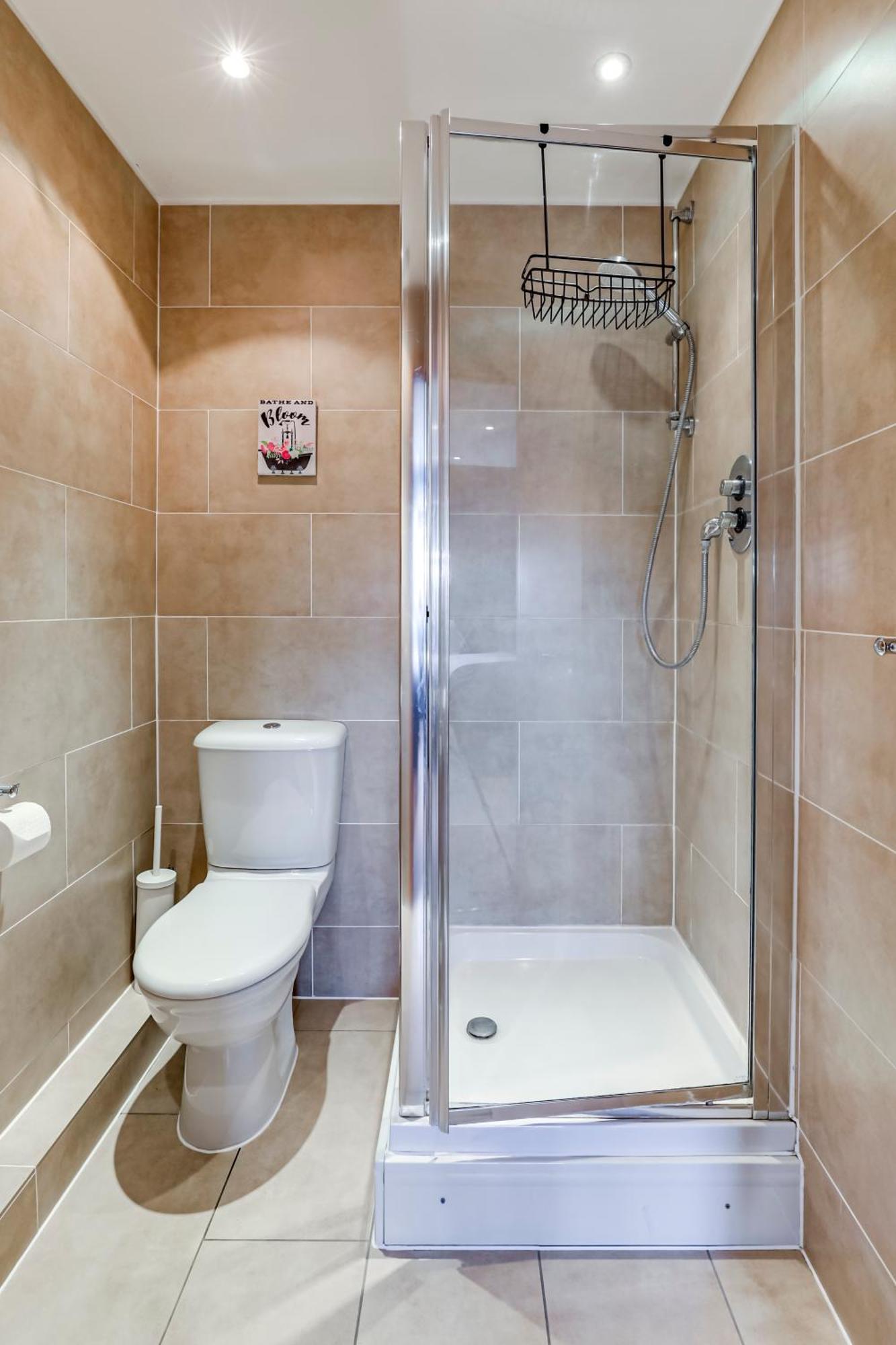 Ferienwohnung Entire 2 Bed Flat Contractors Families And Relocators Ware Exterior foto