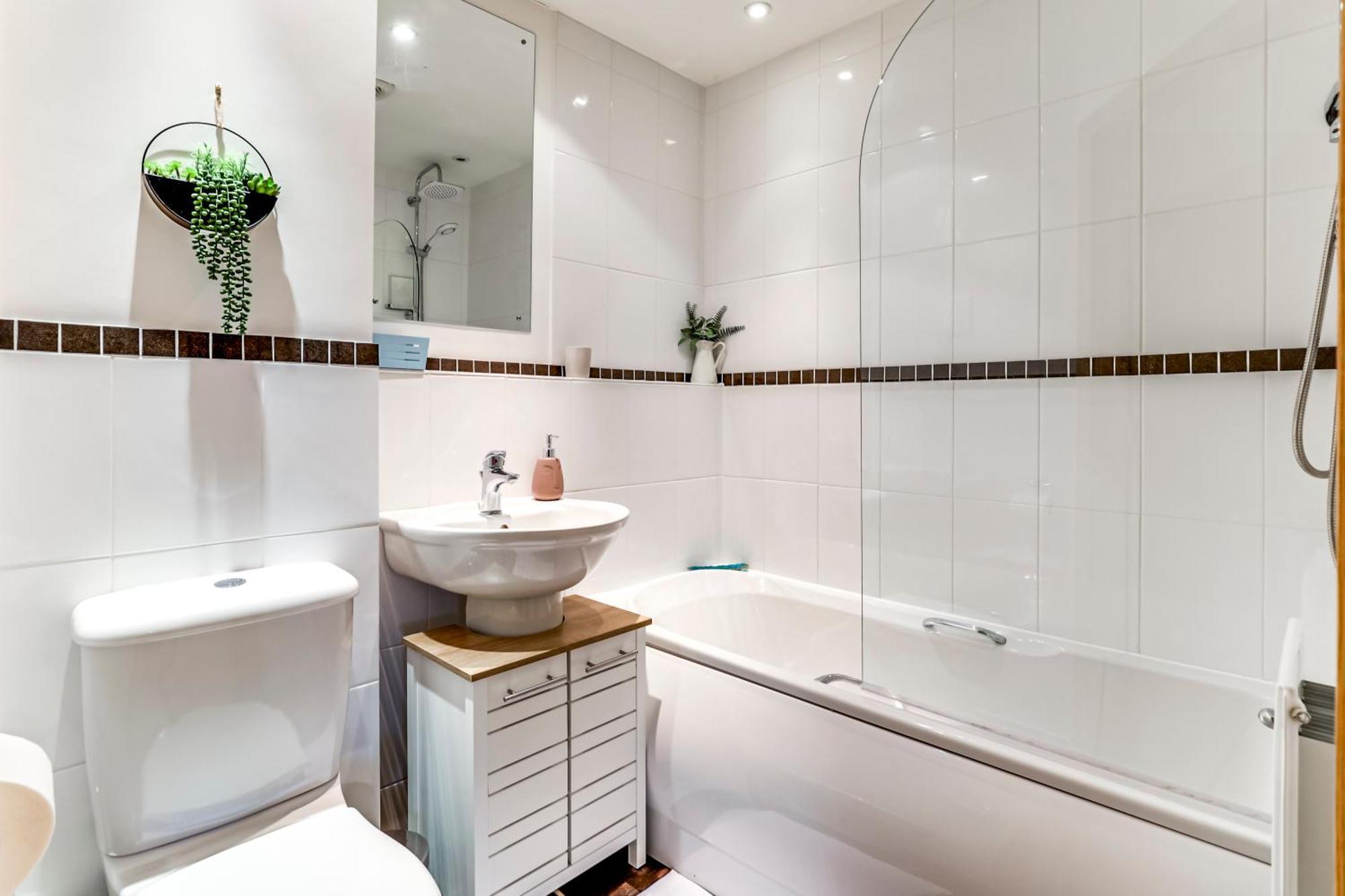 Ferienwohnung Entire 2 Bed Flat Contractors Families And Relocators Ware Exterior foto